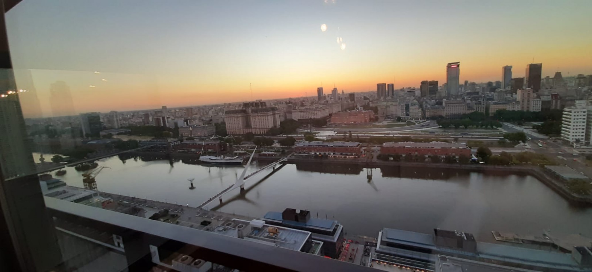 Alquiler temporario en Puerto Madero 3 ambientes River View Piso Alto