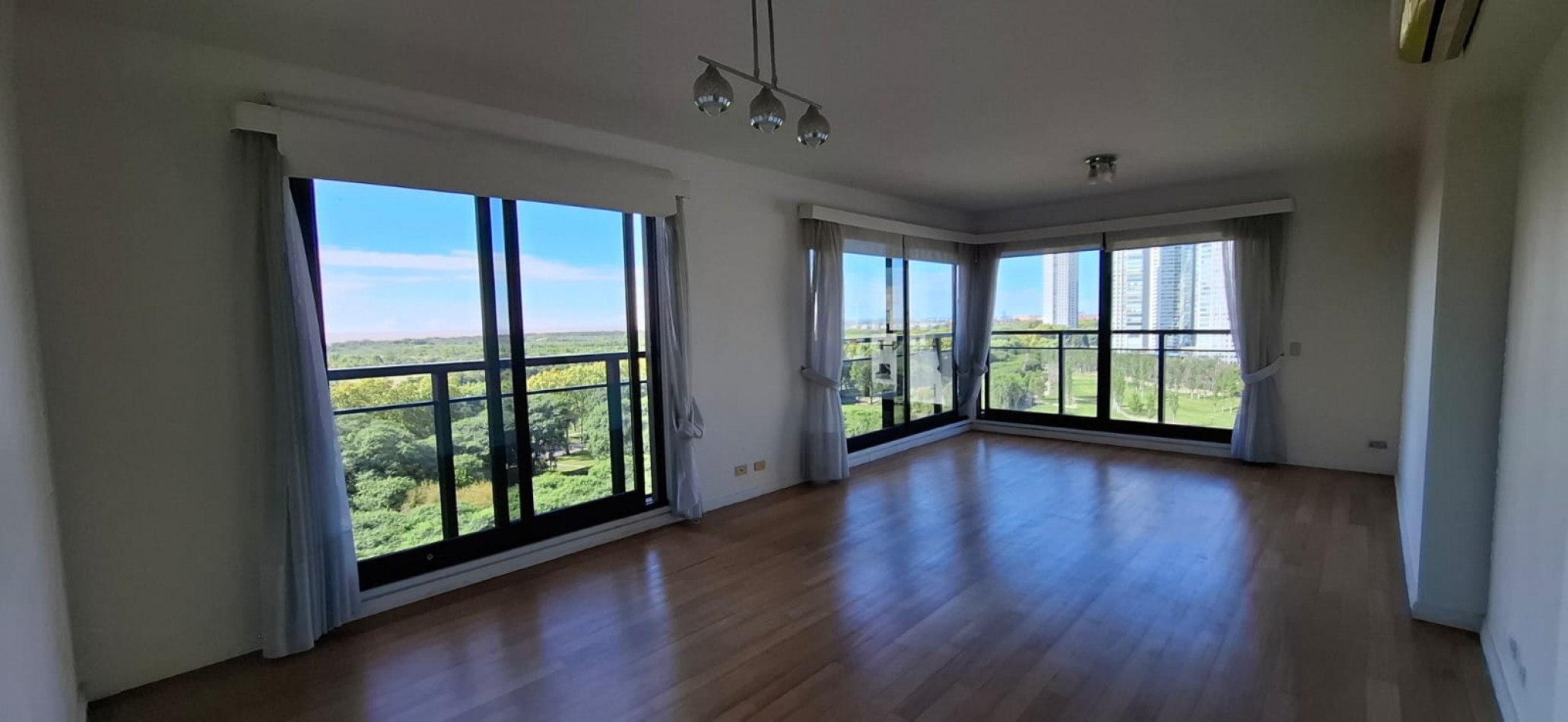 Departamento en venta 4 ambientes en Puerto Madero Torre River View piso alto 2 cocheras y 2 bauleras