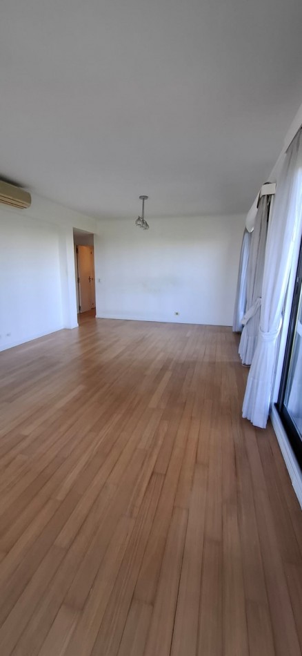 Departamento en venta 4 ambientes en Puerto Madero Torre River View piso alto 2 cocheras y 2 bauleras
